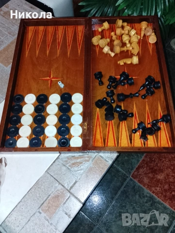 Шах48/48 с дървени фигури и  пулове