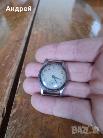 Стар часовник ЗИМ, снимка 2 - Антикварни и старинни предмети - 50633540