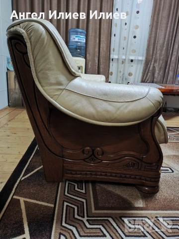 Продавам два броя триместни дивана естествена кожа и масивно дърво бук с дърворезба , снимка 6 - Дивани и мека мебел - 54010410