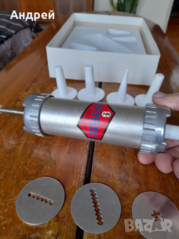 Стар шприц Universal, снимка 4 - Антикварни и старинни предмети - 44516270