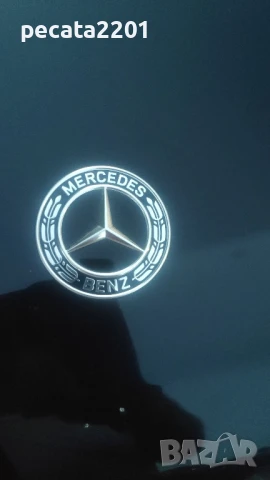Продавам - оригинална черна емблема за преден капак на Mercedes GLS, A class 2020-2025 г.