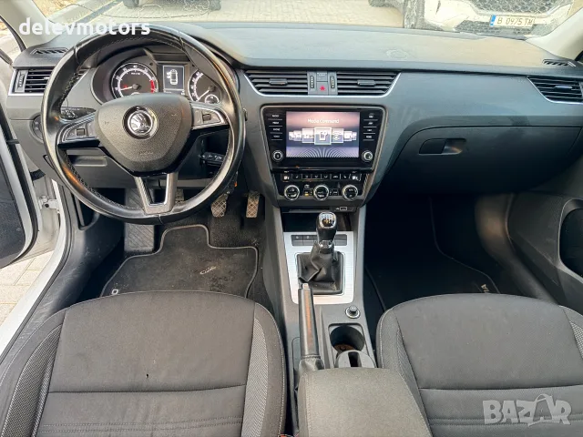 Skoda Octavia комби 1.5 TSI 150 кс., 6 ск., 2018 г., евро 6, теглич, много добро състояние., снимка 10 - Автомобили и джипове - 56087569