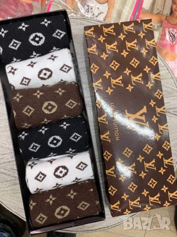 чорапи в кутия christian dior karl lagerfeld nike gucci adidas hermes, снимка 12 - Дамски чорапи - 51303383