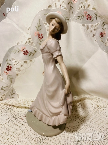 порцеланова статуетка Nao, снимка 2 - Статуетки - 51641539