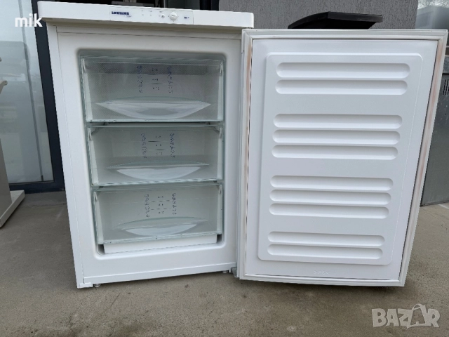 Малък фризер Либхер с 3 чекмеджета Като нов 