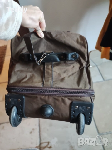 Голяма спортна чанта за пътуване с колелца и дръжка, тип куфар, снимка 3 - Чанти - 52940082