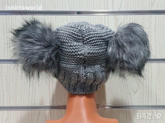 Нова зимна дамска шапка с 2 помпона/пуха Силвър стар, снимка 4 - Шапки - 30844325