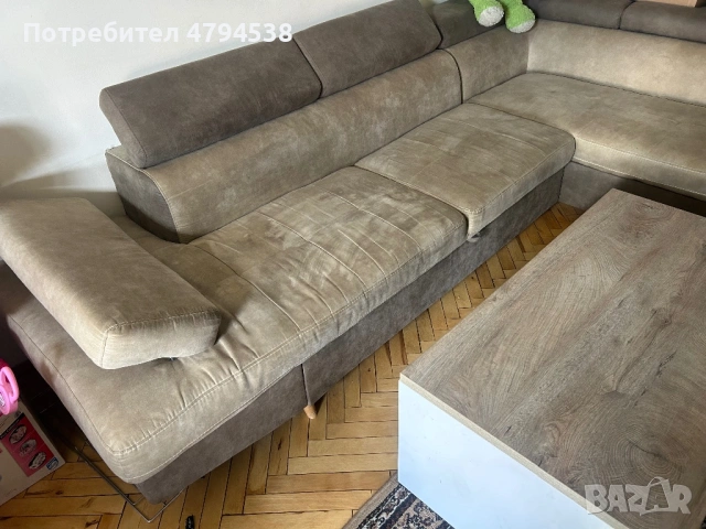 Ъглов разтегателен диван + табуретка + маса – запазен няма скъсано протрито 