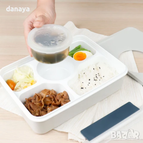 6052 Кутия за храна с отделения лъжичка и купичка за сос