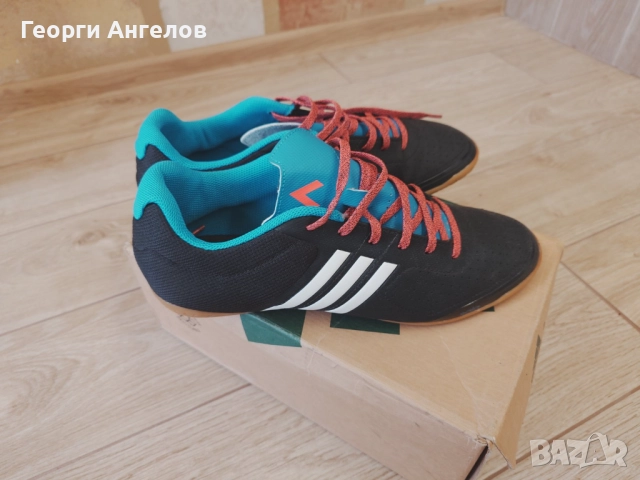 Обувки за зала Adidas, снимка 2 - Спортни обувки - 52340113