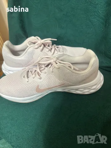 Продавам дамски маратонки Nike, 41/42, стелка 26,5 см, снимка 2 - Маратонки - 49487110