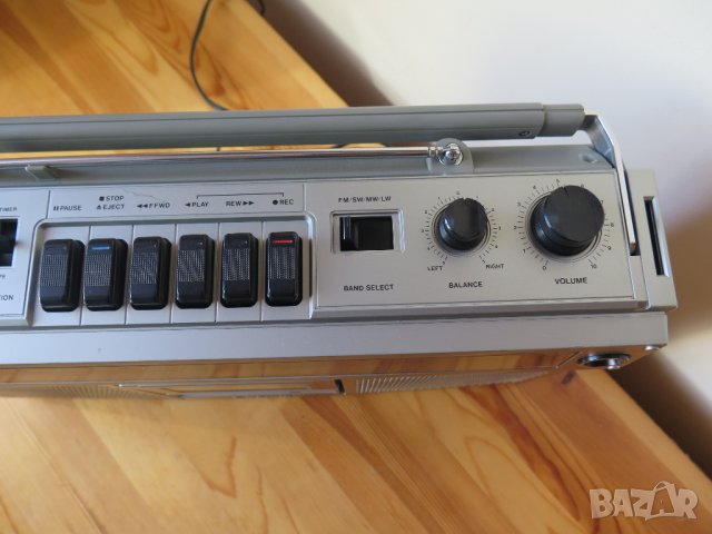 Vintage Sanyo M9922LU Stereo Boombox 80’s , снимка 8 - Радиокасетофони, транзистори - 38512880