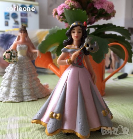 Фигурки на фирма PAPO височина 11-13 см. Булка принцеси, снимка 5 - Колекции - 40305681