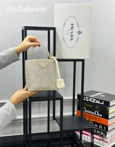 Prad🅰️ дамски чанти Различни цветове , снимка 9 - Чанти - 48944533