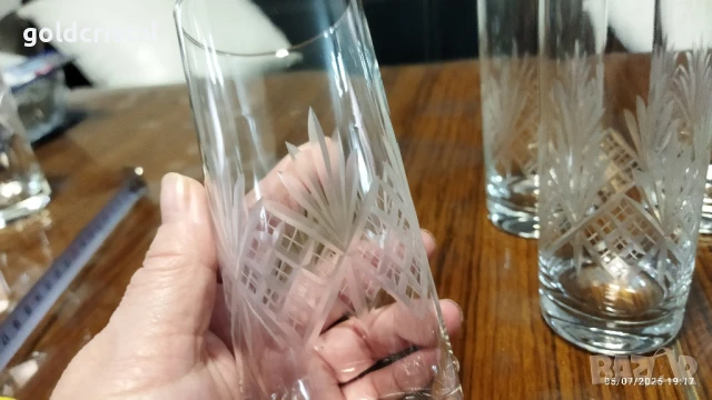 ретро стъклени чаши гравирани 