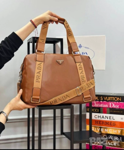 чанти prada, снимка 4 - Чанти - 51457846