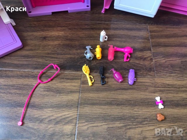 Сгъваема Ветеринарна клиника Барби, снимка 4 - Кукли - 30766454