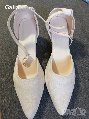 Нови велурени обувки 39 номер