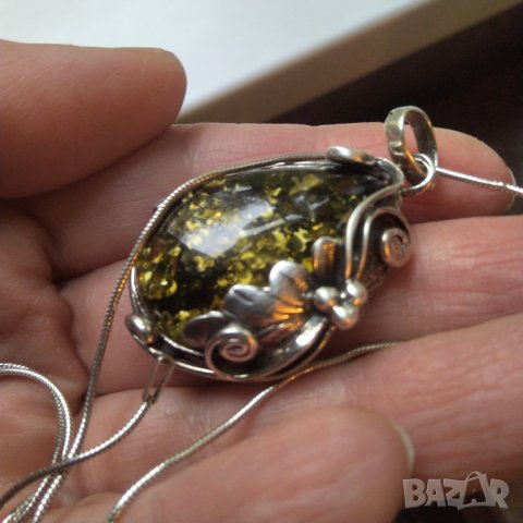 Изумителен сребърен пендант с рядък зелен кехлибар , снимка 7 - Колиета, медальони, синджири - 36609811