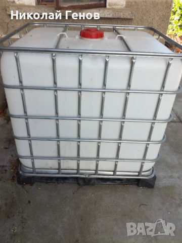 Продавам бидон 1000 литра, снимка 4 - Бидони, бурета и бъчви - 51430817