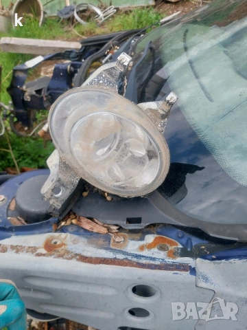 Здравейте продавам десен халоген от пежо 206 седан