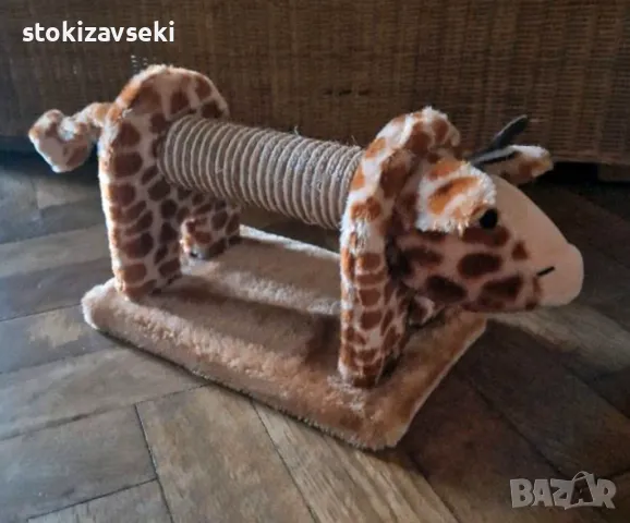 Драскалка за котка във формата на жираф