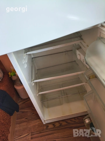 Хладилник с горна камера Liebherr, снимка 2 - Хладилници - 54235856