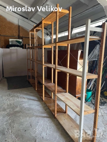 Дървен регал в много добро състояние , снимка 2 - Секции и витрини - 52650428