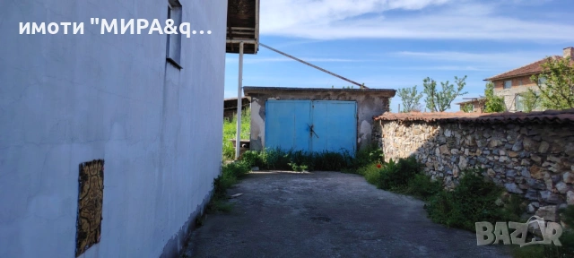Двуетажна къща, разположена в с. Крепост, обл. Хасково, снимка 3 - Къщи - 54340562