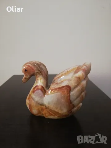 Много красива фигурка на лебед от оникс. , снимка 1