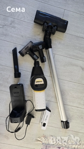 Вертикална прахосмукачка Karcher , снимка 2 - Прахосмукачки - 52322879