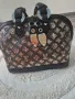 Дамска чанта Lui Vuitton, снимка 11