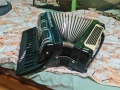 продавам спешно акордеон S4 перфектен, снимка 3