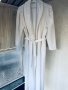 Красив дълъг бял халат BLEYLE Германия, снимка 1 - Пижами - 31958325