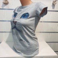 Нова дамска сива тениска с 3D принт Котка със сини очи, снимка 12 - Тениски - 29126621