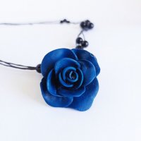 Колие Хрис роза ръчна изработка Полимерна глина , снимка 1 - Колиета, медальони, синджири - 31560501