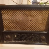 Лампово радио EMUD 69, снимка 2 - Антикварни и старинни предмети - 44357479