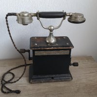 Рядък телефон с две манивели началото на 20 век, снимка 1 - Антикварни и старинни предмети - 42859603