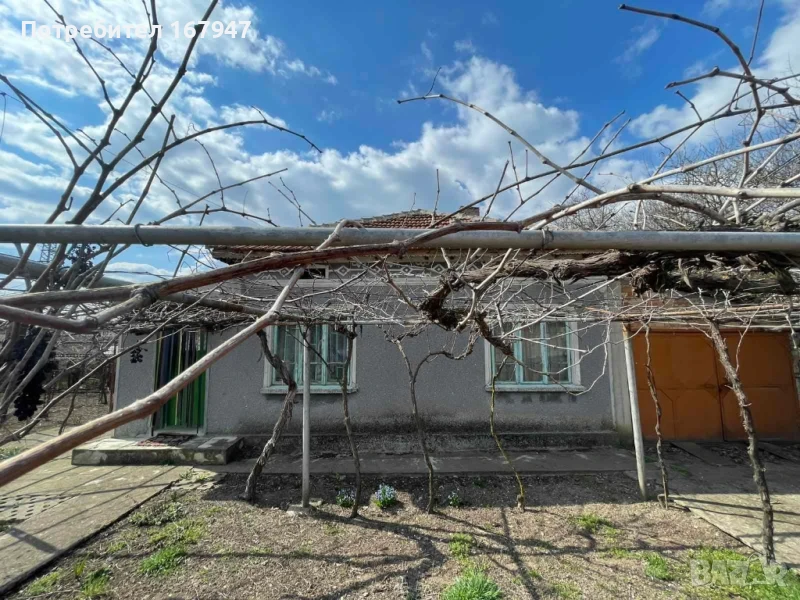 къща в село Ломница, снимка 1