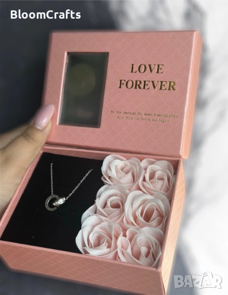 Кутия с рози и бижу, снимка 1