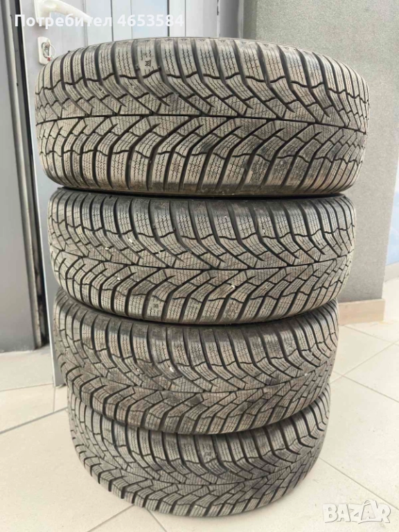 Зимни гуми KUMHO WINTERCRAFT WP52+ 215/60 R16 99H XL, снимка 1