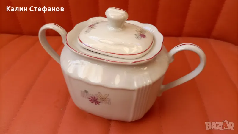 Българска порцеланова захарничка с капаче, снимка 1