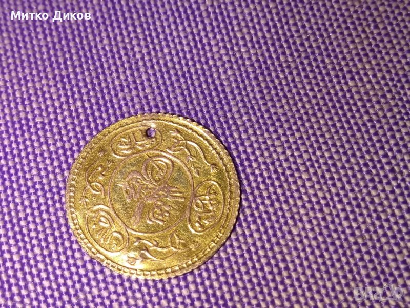 Турска златна монета рядка 1828г. 1/2 Турски Алтън хайрие/хайрие серия/21 карата 0.86гр 18mm., снимка 1