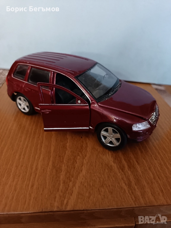 Количка Фолксваген Bburago 1/24, Volkswagen Touareg, снимка 1