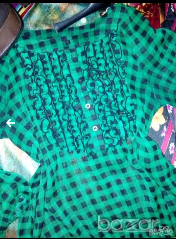 Зелена блузка , снимка 1