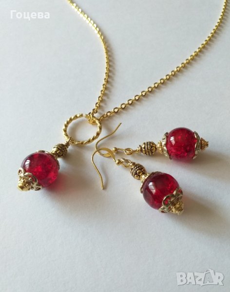 Прелестен комплект колие и обици с рубинено червени мъниста и изящни орнаменти в цвят Антично злато, снимка 1