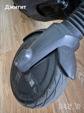 Електрическа тротинетка Segway Ninebot , снимка 4 - Скейтборд, ховърборд, уейвборд - 52348823