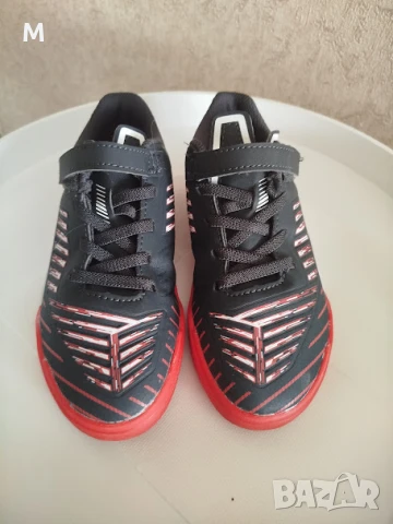 Детски футболни обувки за зала, снимка 2 - Детски маратонки - 51358343