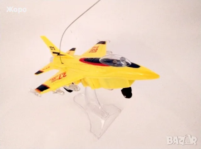 Детски малък самолет с дистанционно управление с звук и светлина 667145, снимка 13 - Влакчета, самолети, хеликоптери - 48559220