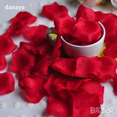 2680 Изкуствени червени листенца от рози за романтика, 144 броя, снимка 2 - Декорация за дома - 35570402